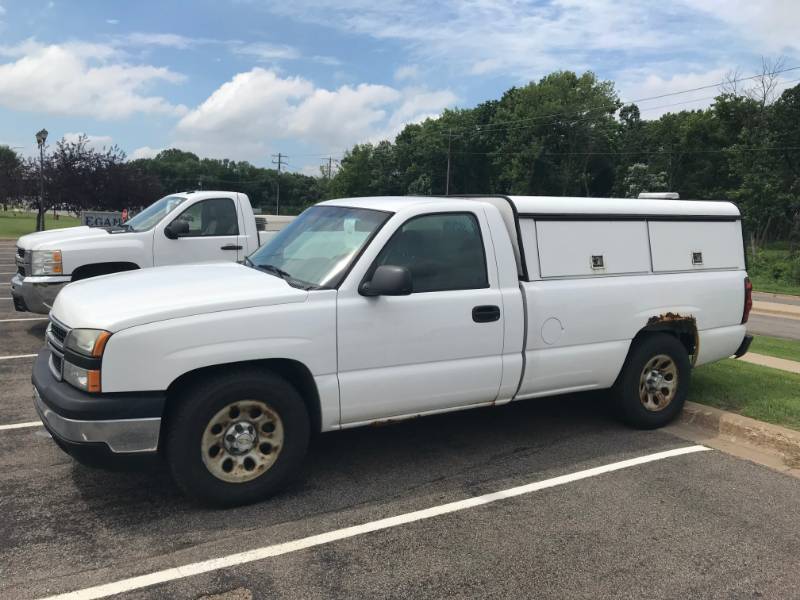 2007 CHEVY SILVERADO 1500 PICKUP - 4X2 - 4.3 LITER - TOPPER - TOOL BOXES - AIR WORKS - NICE TRUCK   (#2208)