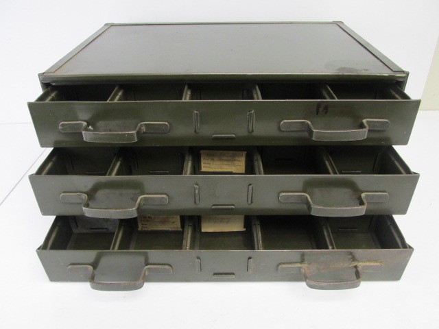 lot 17 image: Vintage Industrial Steel Green 3-Drawer Parts Cabinet