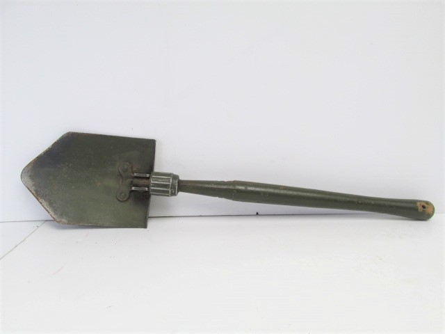 lot 19 image: Orig Vintage WW2 Folding Foxhole Shovel