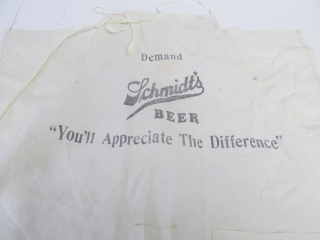 lot 22 image: Original 1930s SCHMIDT BEER Apron