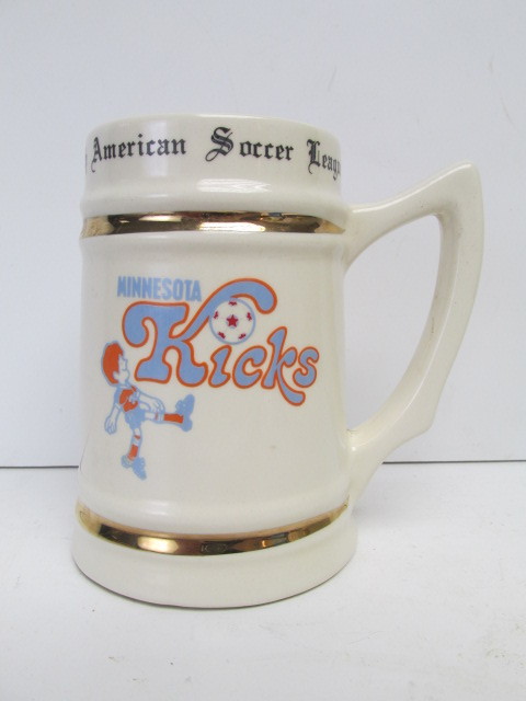 lot 60 image: Vintage MINNESOTA KICKS Soccer Team Beer Stein Mug