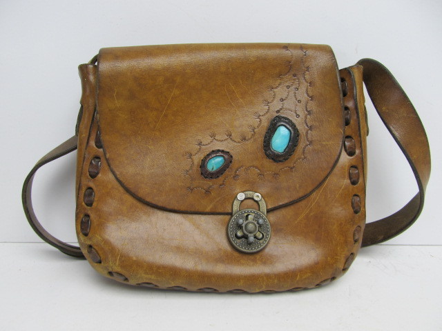 lot 74 image: Nice Vintage Hand Crafted Southwestern Leather Purse wInset Stones