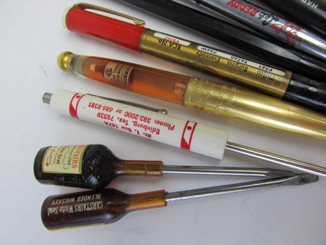 lot 80 image: Very Nice Group of Vintage Advertising Pens Pencils Smalls etc