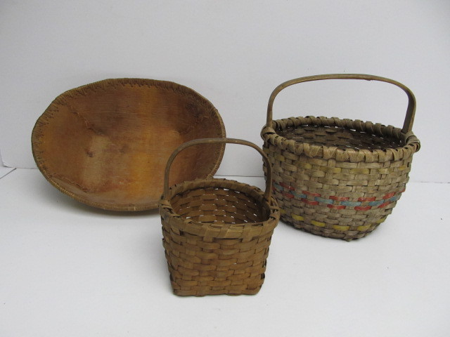 lot 93 image: 3 Vintage Hand Made Native American Baskets