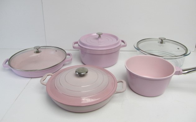 lot 108 image: UNUSED Cooks Companion Pink Cast Iron & Enamel Cookware