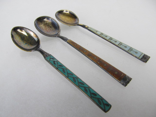 lot 114 image: 3 Vintage Signed Sterling Silver Enameled Scandinavian Demitasse Spoons