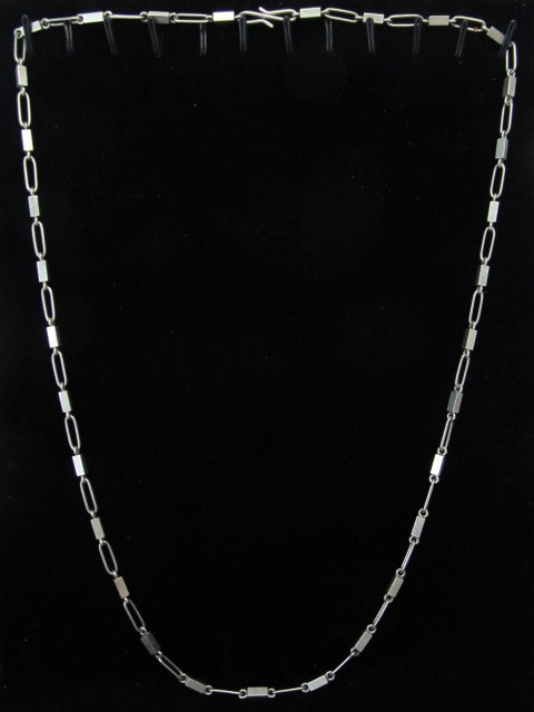 lot 118 image: Signed Vintage ARNE JOHANSEN Modernist Sterling Silver Necklace - Denmark