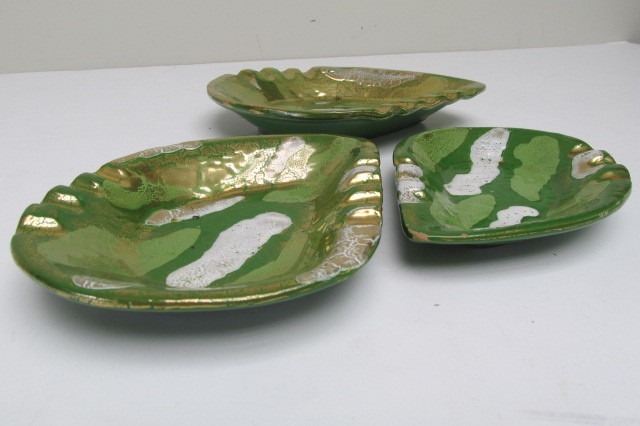 lot 123 image: Matching Set of Vintage Mid Century Italian Art Pottery Ashtrays