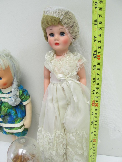 lot 126 image: Group of Vintage 1950s etc Dolls