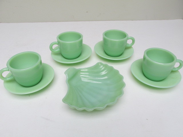 lot 139 image: Nice Group of Vintage JADEITE Cups Saucers & Shell Candy Dish