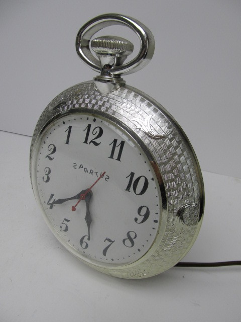 lot 171 image: Vintage Mid Century SPARTUS Backwards Wall Clock