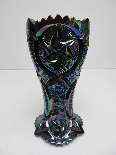 lot 172 image: Vintage Signed L.E. Smith Carnival Glass Ohio Star Vase