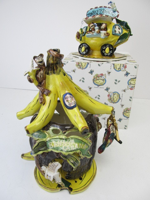 lot 174 image: Pair of Vintage Monkey & Banana Ceramic Sculptures