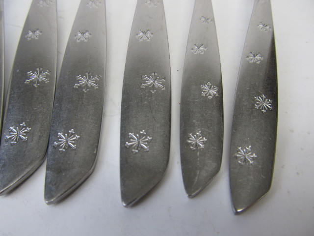 lot 175 image: Set of 1950s Mid Century Wallace Snowfall Pattern