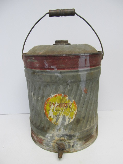 lot 182 image: Old Vintage Water Can wSpout & Oil Can