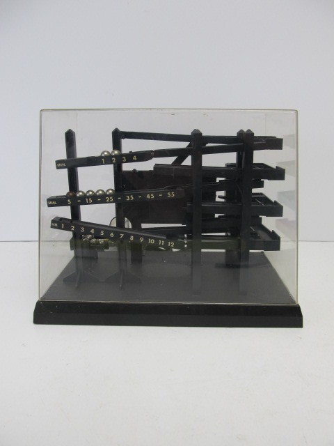 lot 200 image: Working Vintage 1970s Electric Ball Bearing Clock