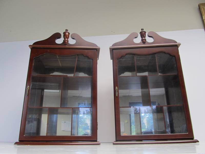 lot 250 image: Pair of Small Contemporary Curio Cabinets