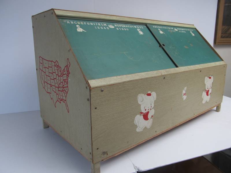 lot 256 image: Large Vintage Chalkboard Toy chest