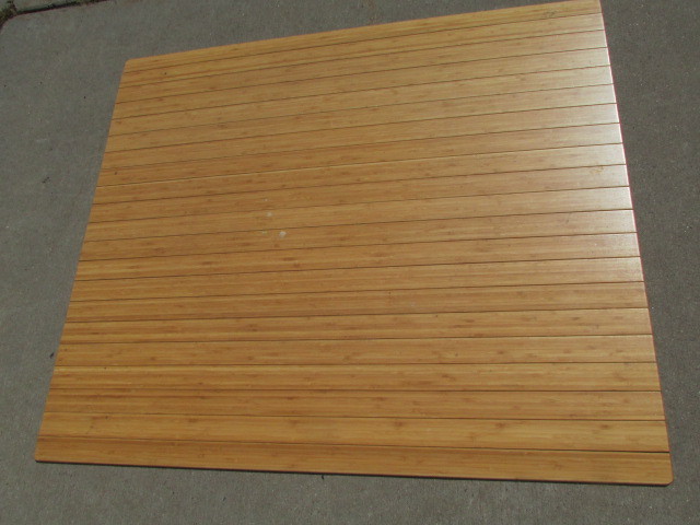 lot 266 image: Roll-Up Wood Floor Mat
