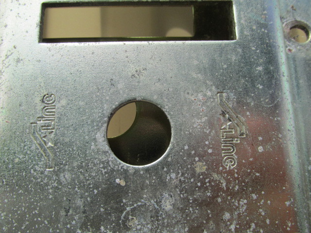 lot 274 image: Lot of Heavy Duty Wall Tracking