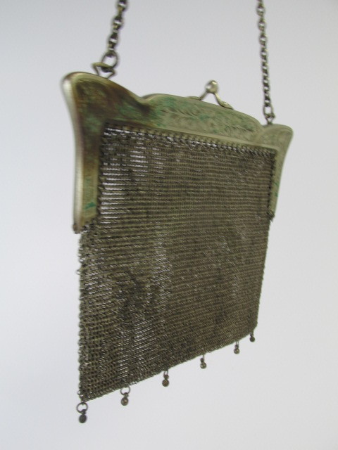 lot 286 image: Art Deco German Silver Mesh Snap Closure Handbag
