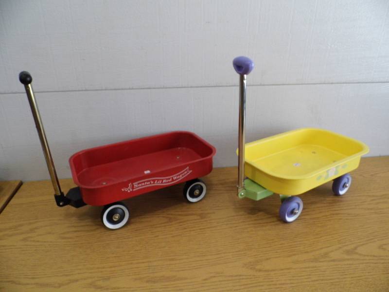 2 Toy Wagons