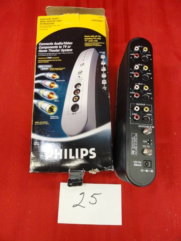 lot 25 image: Philips Automatic AudioVideo Selector with RF Modulator