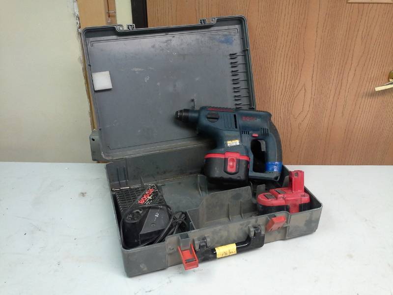 lot 2006 image: Bosch 24V Drill, Battery, 1-Hour Charger, Case
