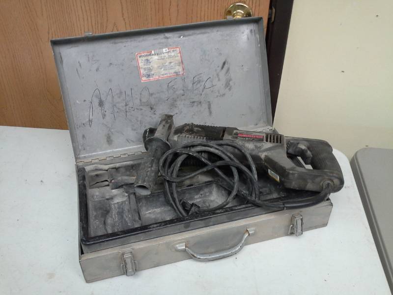lot 2032 image: Black&Decker Heavy Duty Industrial 34in. Rotary Hammer, Metal Case