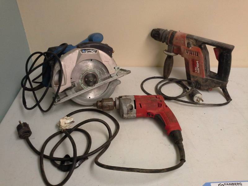 lot 2035 image: Lot of (3) Milwaukee Magnum Holeshooter, 2-916in. Circular Saw, Hilti TE5 Hammer Drill