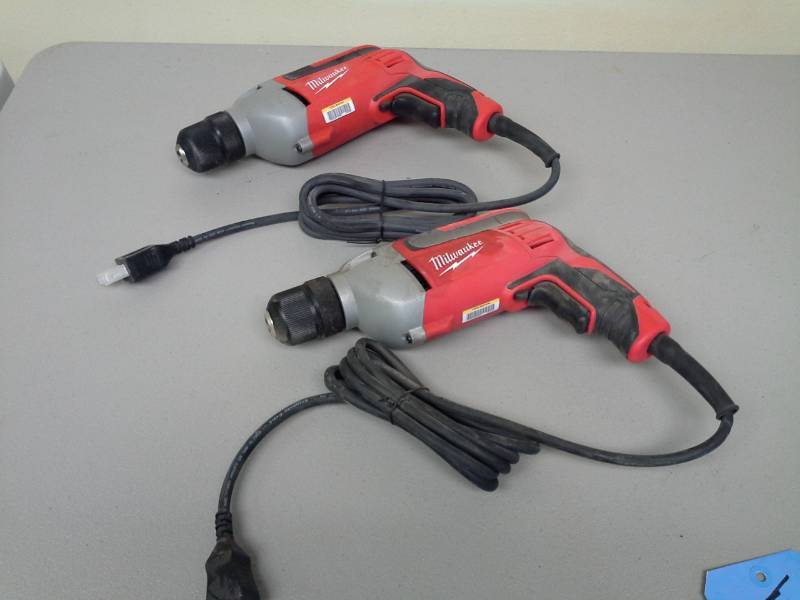 lot 2039 image: Lot of (2) Milwaukee 38in. Drill