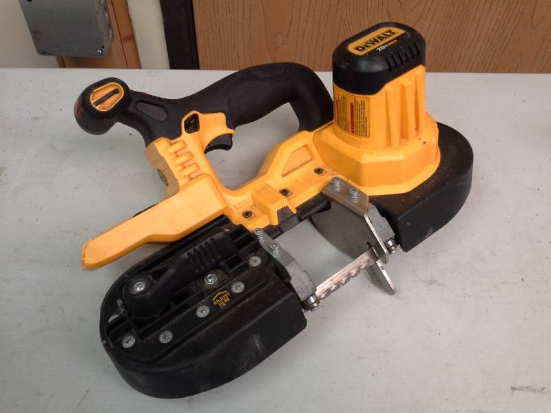 lot 2088 image: DeWalt DCS371 20V Band Saw