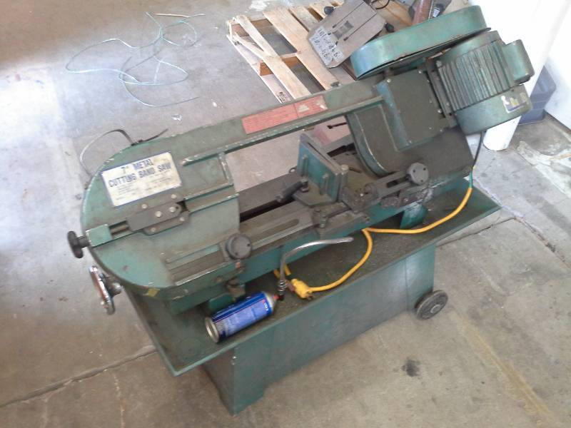 lot 2111 image: 7in. Metal Cutting Band Saw