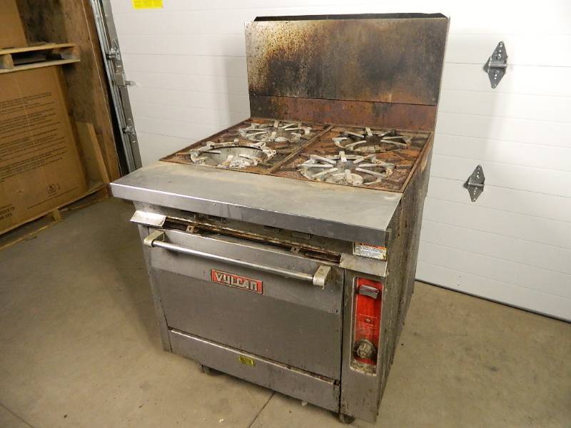 lot 3 image: Vulcan 4 Burner Stove