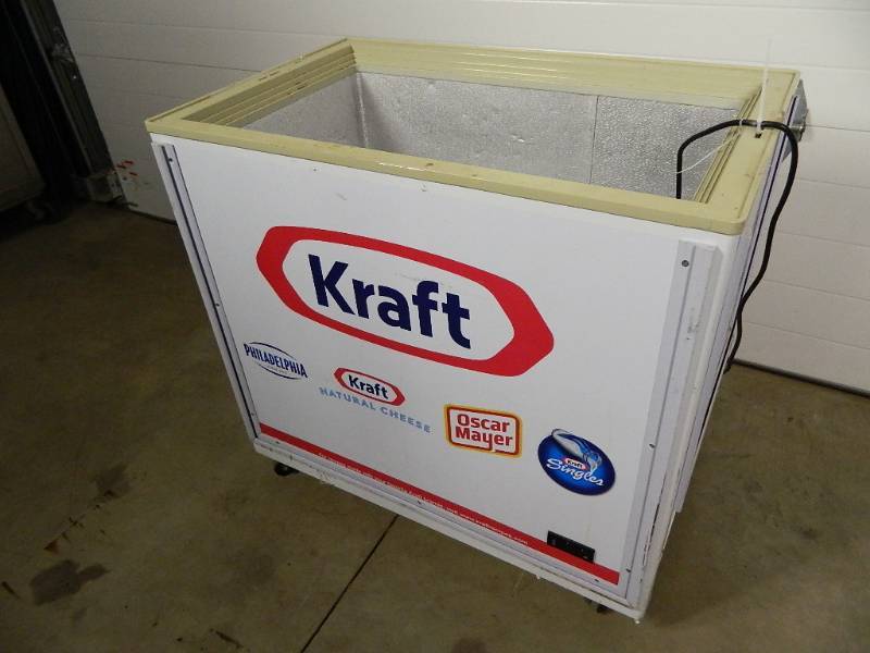 lot 21 image: Intertek Open Top Merchandise Cooler