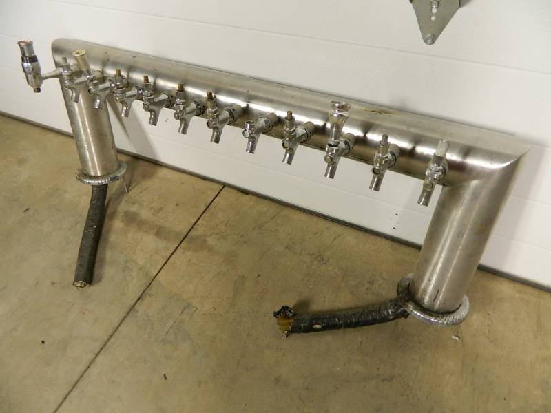 lot 44 image: 12 Tap Bar Top Beer Dispenser