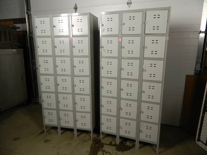 lot 86 image: 2 Sets of Steel Lockers