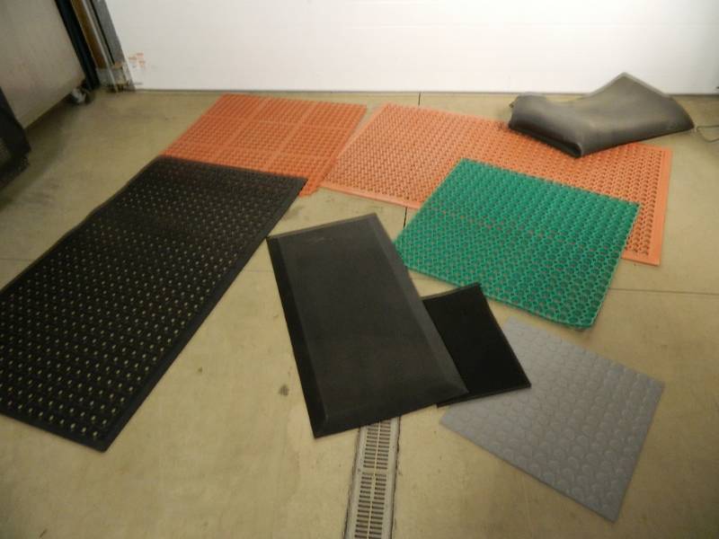 lot 114 image: New Anti Fatigue Mats