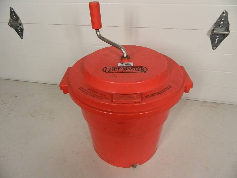 lot 117 image: Chef Master Salad Spinner  Lettuce Dryer