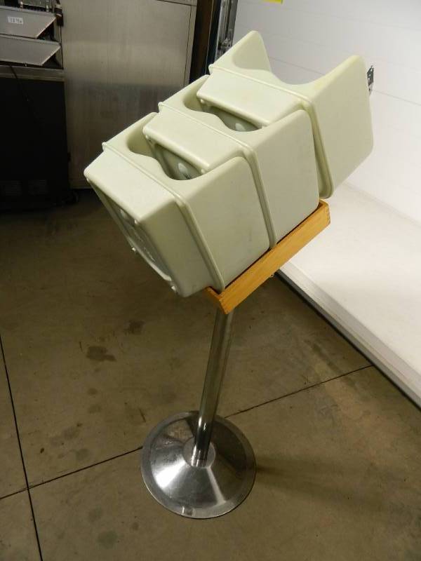 lot 119 image: Cambro Booster Seats and Stand