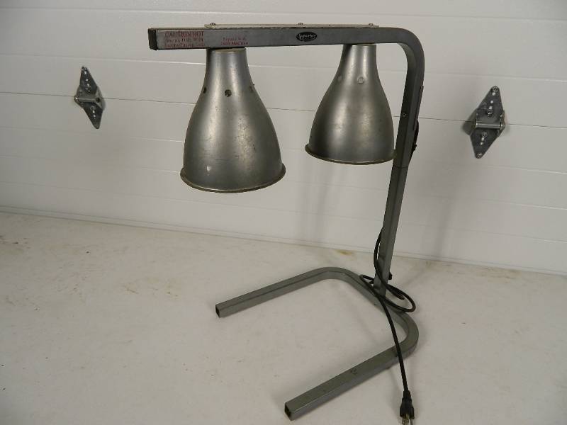 lot 121 image: 2 Bulb Heat Lamp Food Warmer