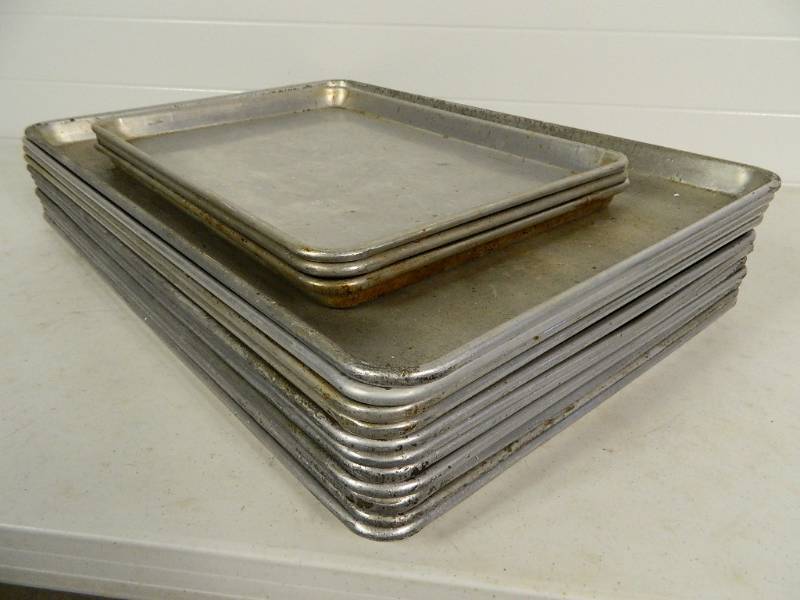 lot 131 image: 14 Aluminum Sheet Pans