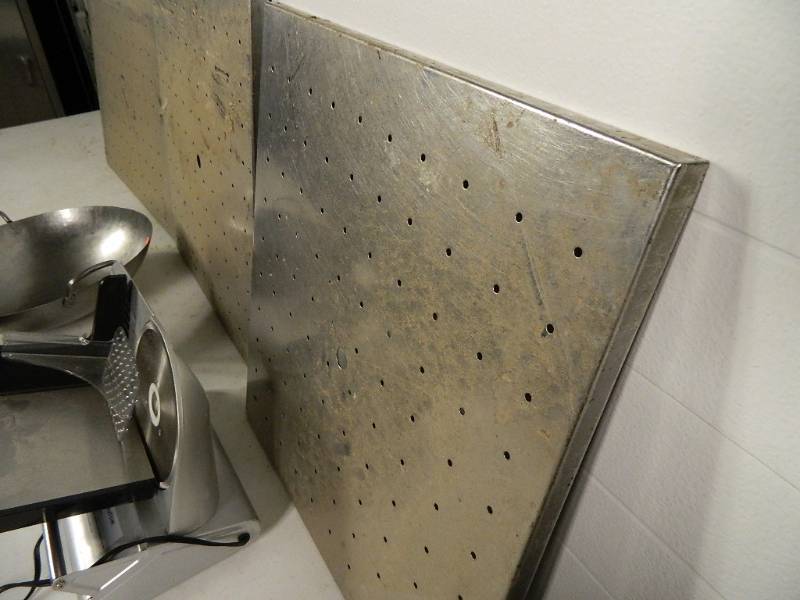 lot 140 image: Stainless Drain Boards, Slicer, New Wok