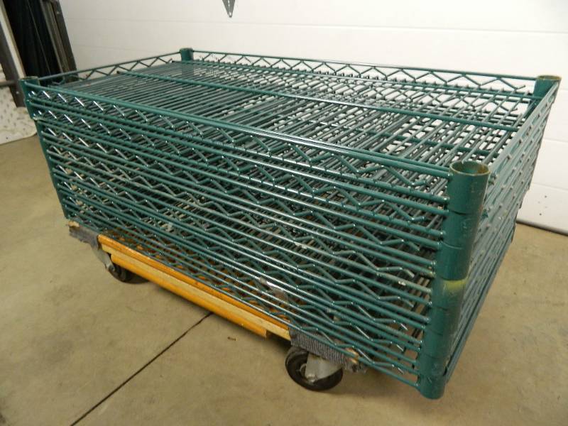 lot 141 image: 8 Pcs Coated Metro Style Wire Shelving