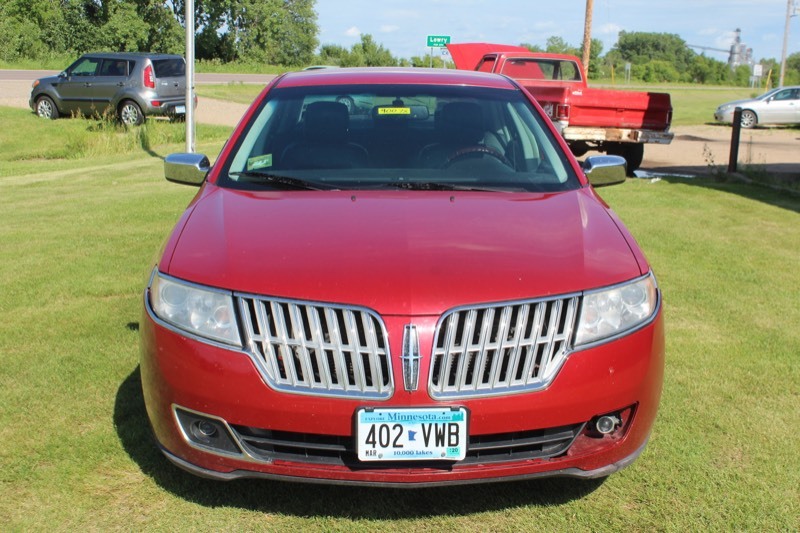 lot 3928 image: 2010 Lincoln MKZ