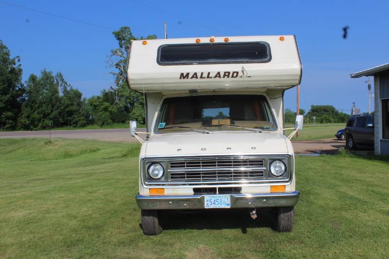lot 3950 image: 1977 Ford Motorhome by Mallard - 67,624 Original Miles -