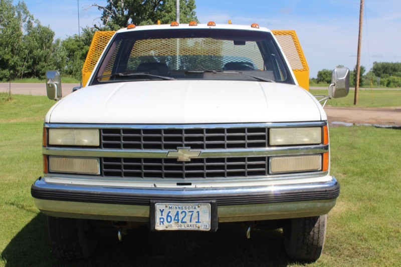 lot 3952 image: 1992 Chevrolet C3500