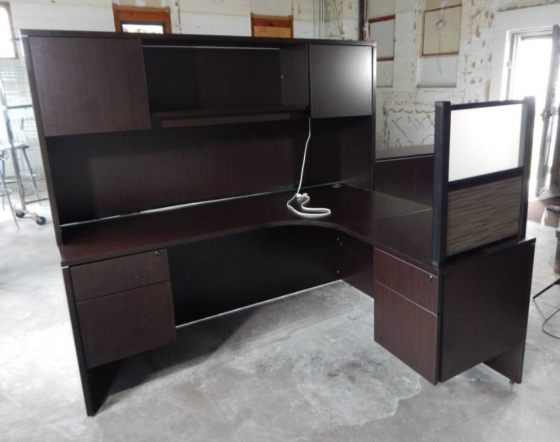 lot 58 image: L Shaped Wood Office Desk with Hutch and Dividers