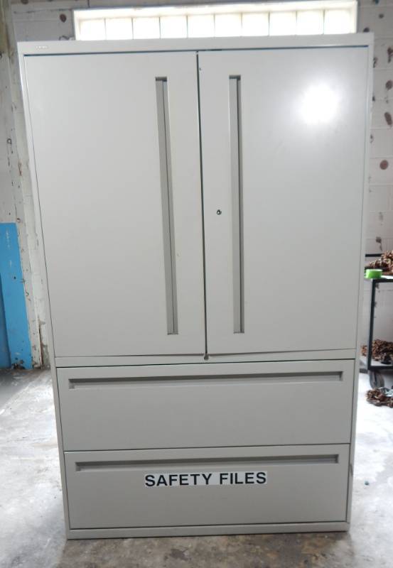 lot 45 image: Hon Series 700 Lateral File with Storage Cabinet
