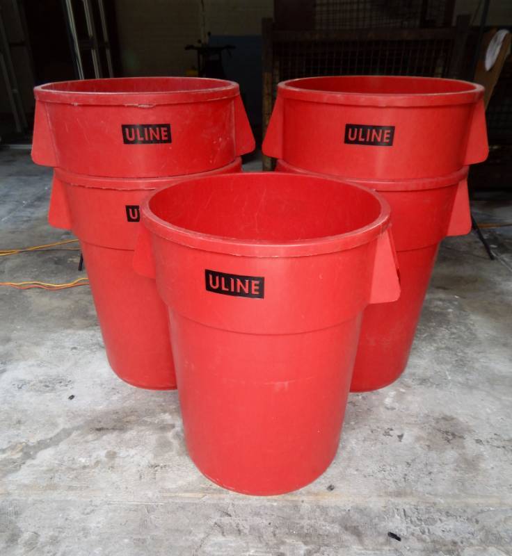 lot 61 image: Lot of 5 Uline 44 Gallon Trash Cans